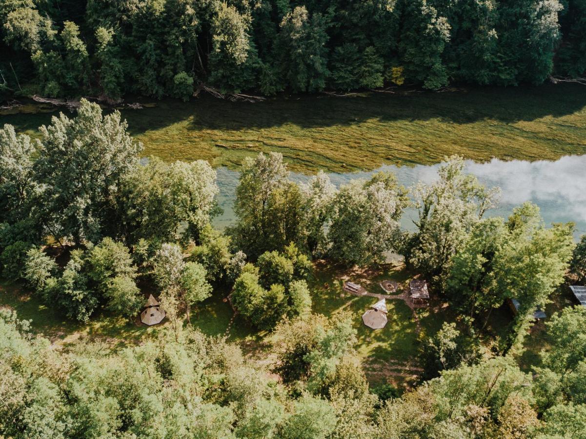 ホテル Robinson Camp Kupa - Juratovicki Brig Netretic エクステリア 写真